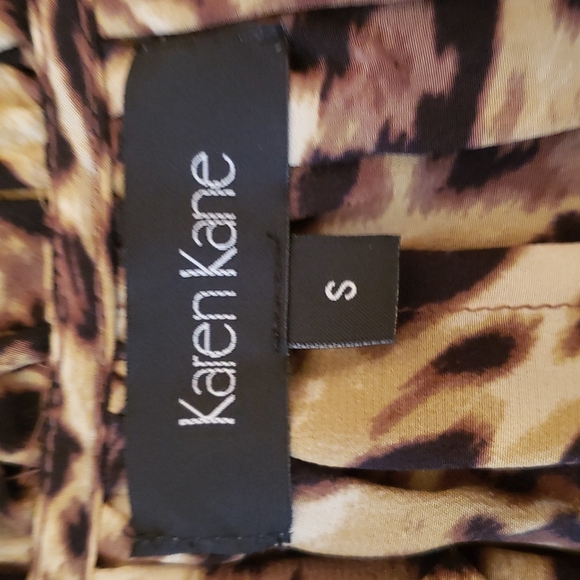 Karen Kane sleeveless blouse size S.  Animal leopard print. New with tags - Picture 7 of 7